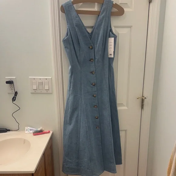 Veronica Beard Lou pleated midi dress. Light wash denim. Size 6. NWT - Picture 4 of 9